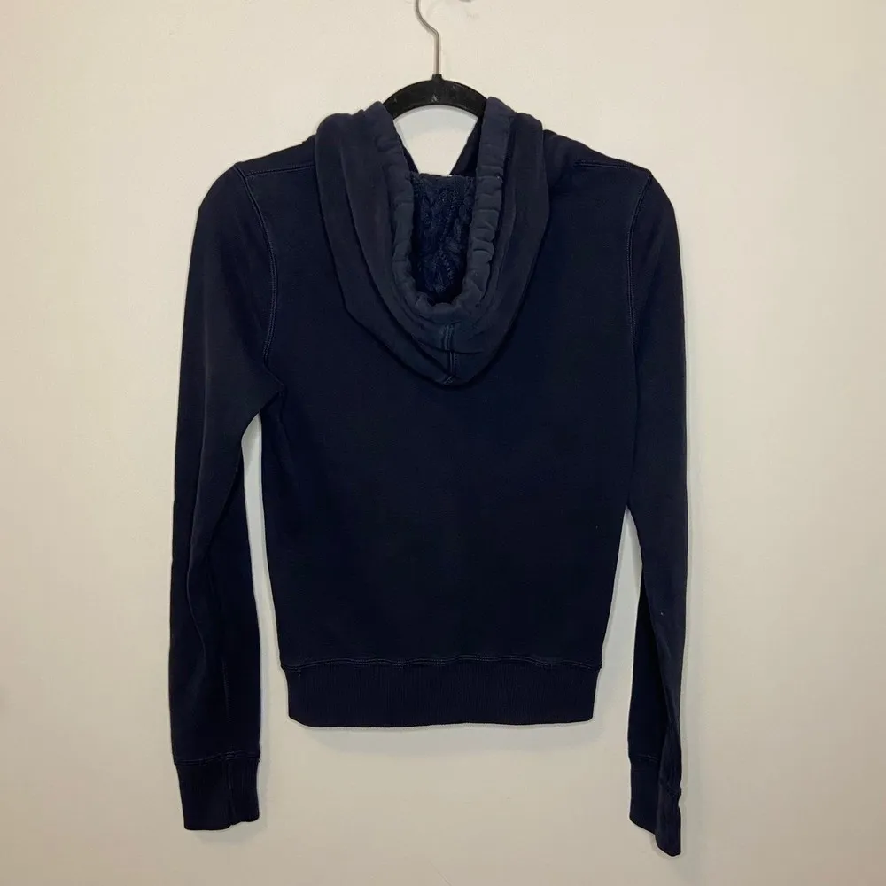Hollister Navy Blue Button Front Sweater Size Medium - Image 5