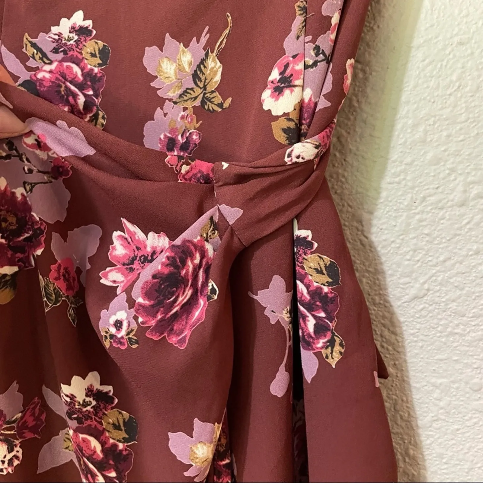 ASTR The Label Maroon Floral Wrap Front Mini Dress Womens XS Fall Boho Ruched - Image 2