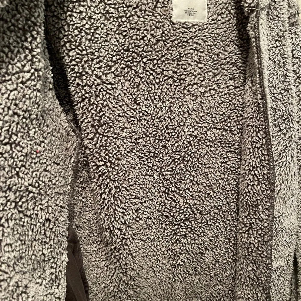 PINK Cozy Gray Sherpa Jacket M/L - Image 4