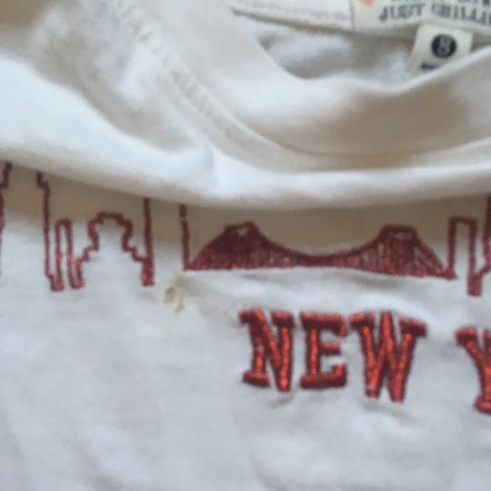 Messy Bun Just Chillin New York crop top - Image 6