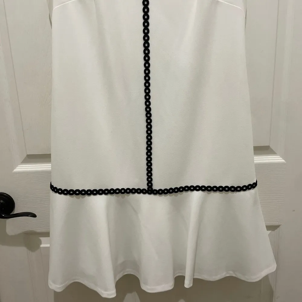 Calvin Klein White & Black Sleeveless V-Neck Shift Mini Dress - Image 6