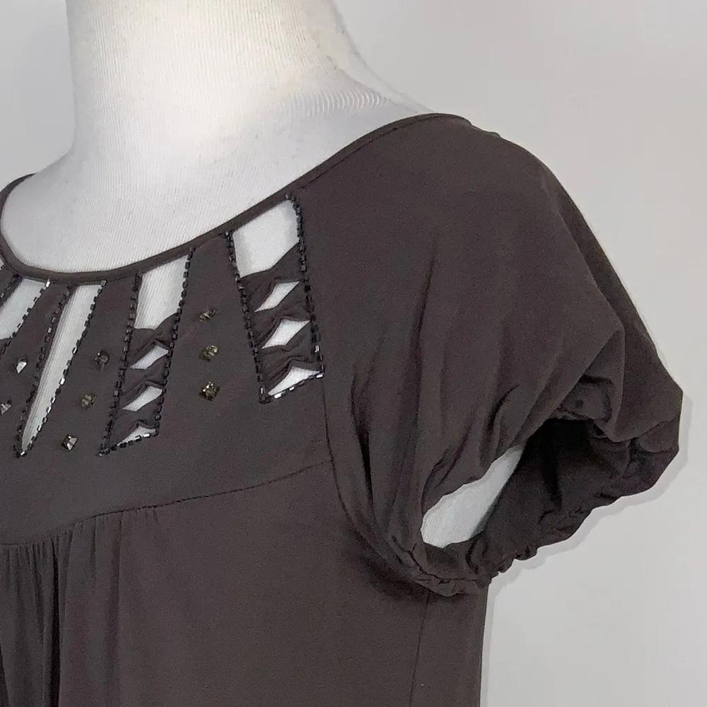 BCBGMAXAZRIA Brownish Gray Short Sleeve Top Bejeweled Cutouts XS - Image 11