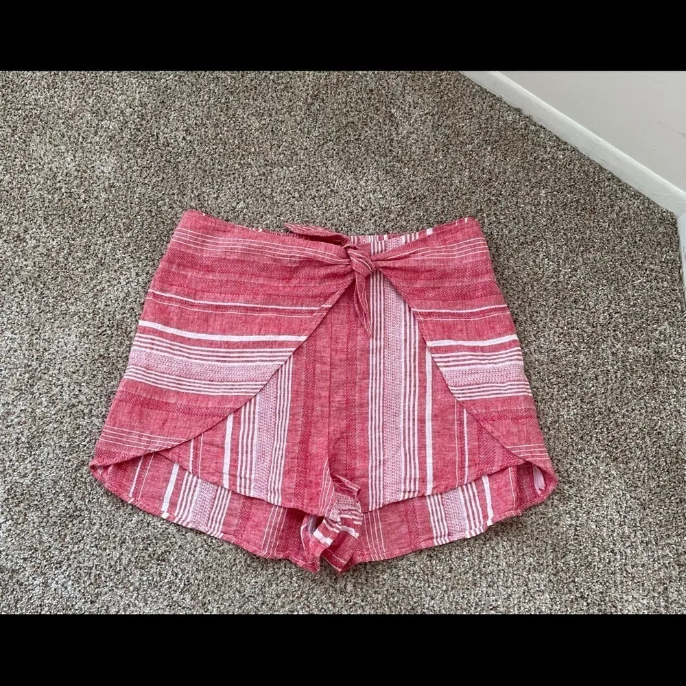 Express Super High Waisted Asymmetrical Side Tie Striped Linen-Blend Sho… - Image 10