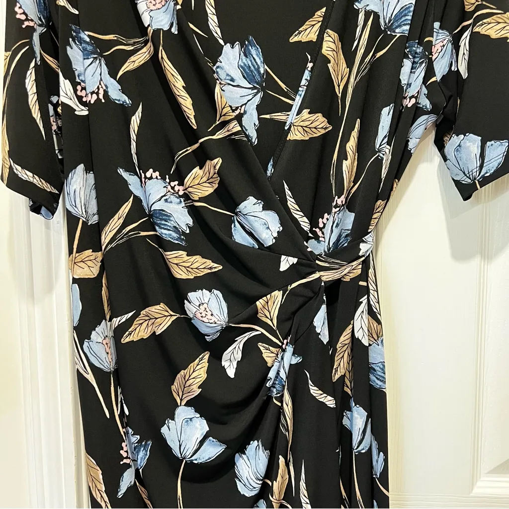 Motherhood Maternity Wrap Black and Blue Floral Dress Size Large Slinky Material - Image 5