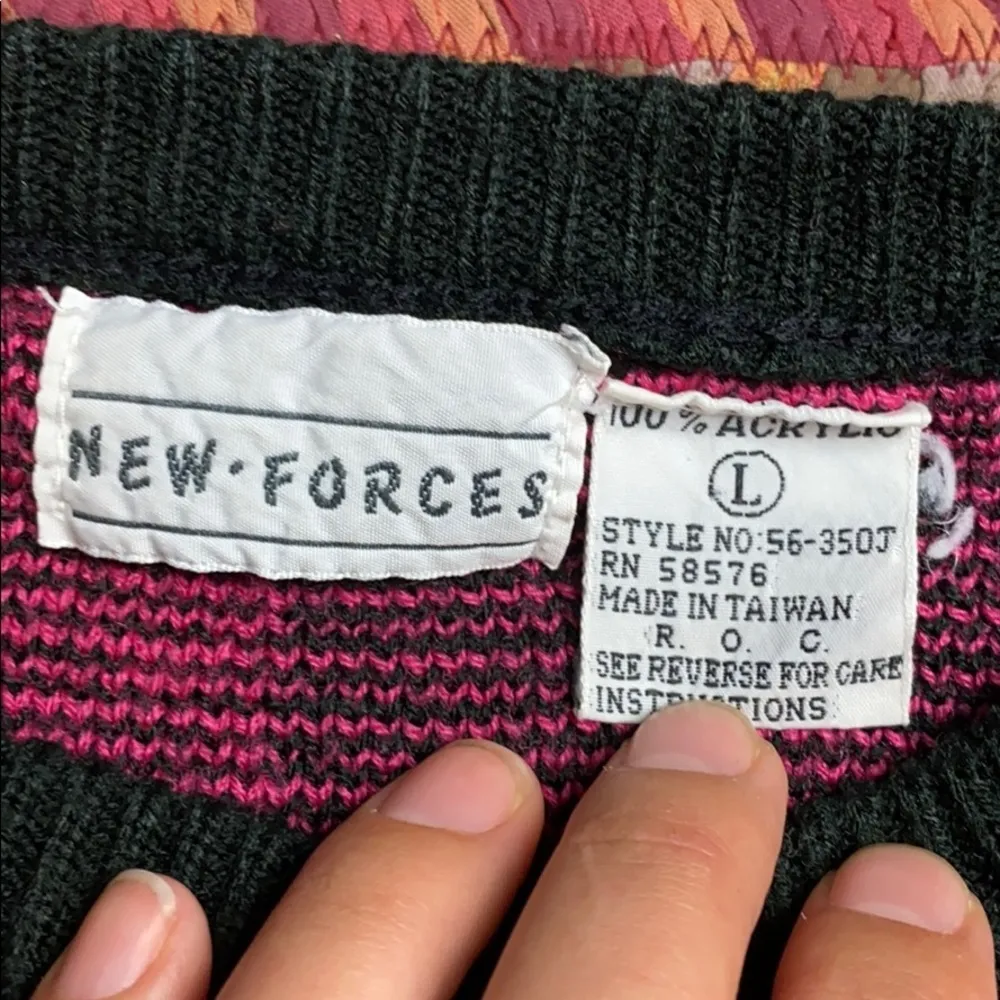 VINTAGE PINK & BLACK CHECKERED PLAID SWEATER gingham Size L - Image 3