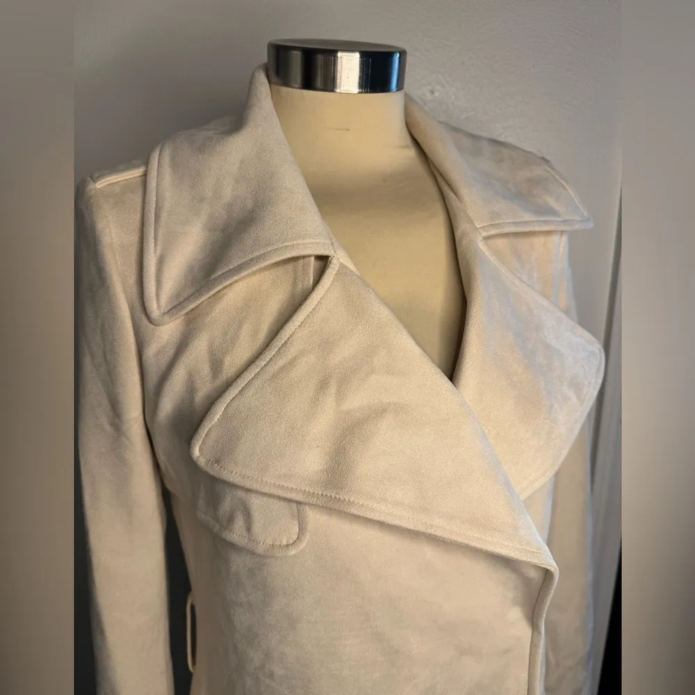 Guess Baraa Trench Coat in Pearl Oyster - Image 7