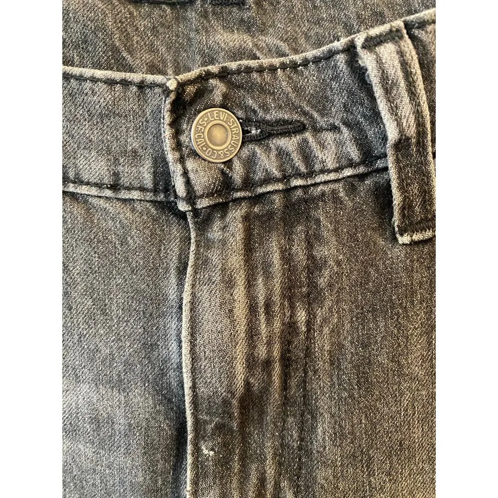 Levi's Premium Straight Leg Jeans Charcoal Wash Denim Black Women's Size 32x30 - Image 4