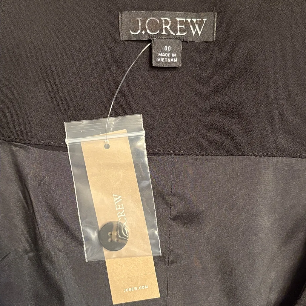 J Crew women’s Scoopneck vest in drapey crepe black Size 00 NWT - Image 4