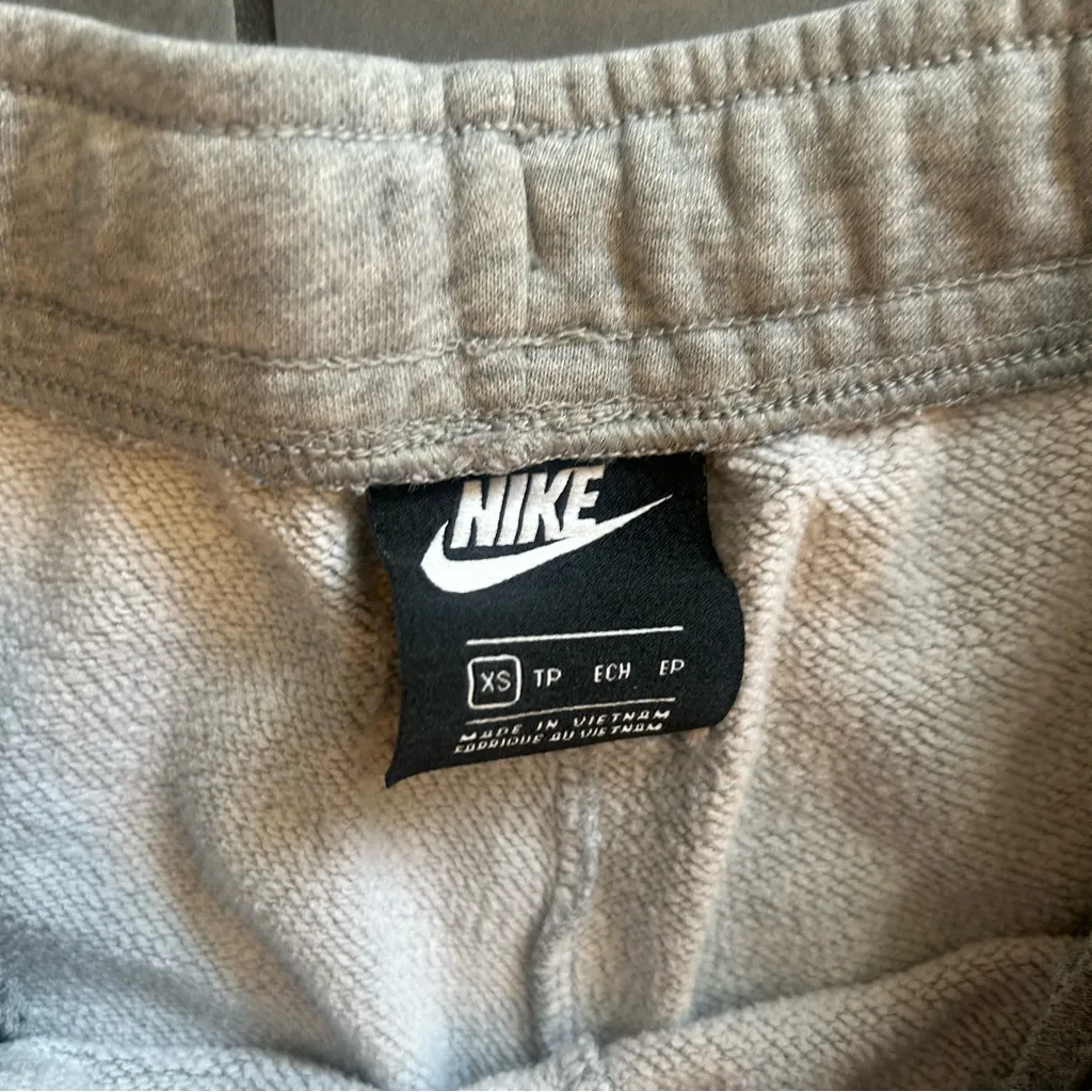 Nike Sportswear Essential Fleece Pants - Image 4