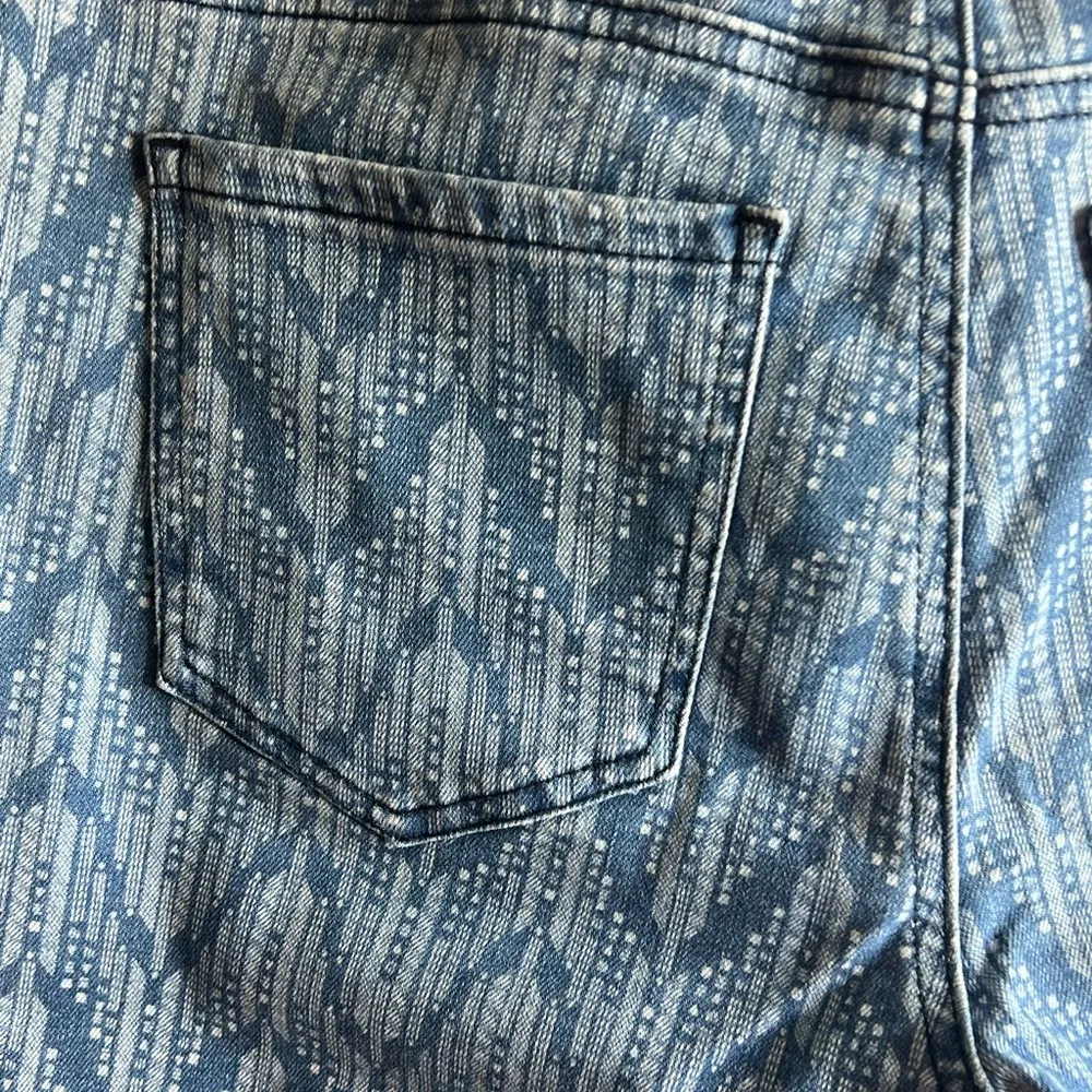 NYDJ Briella size 4P printed Bermuda denim shorts - Image 11