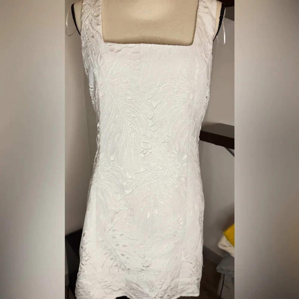 NWT Julia 3D Lace Square Neck Sleeveless Sheath Mini Dress  SZ M - Image 5