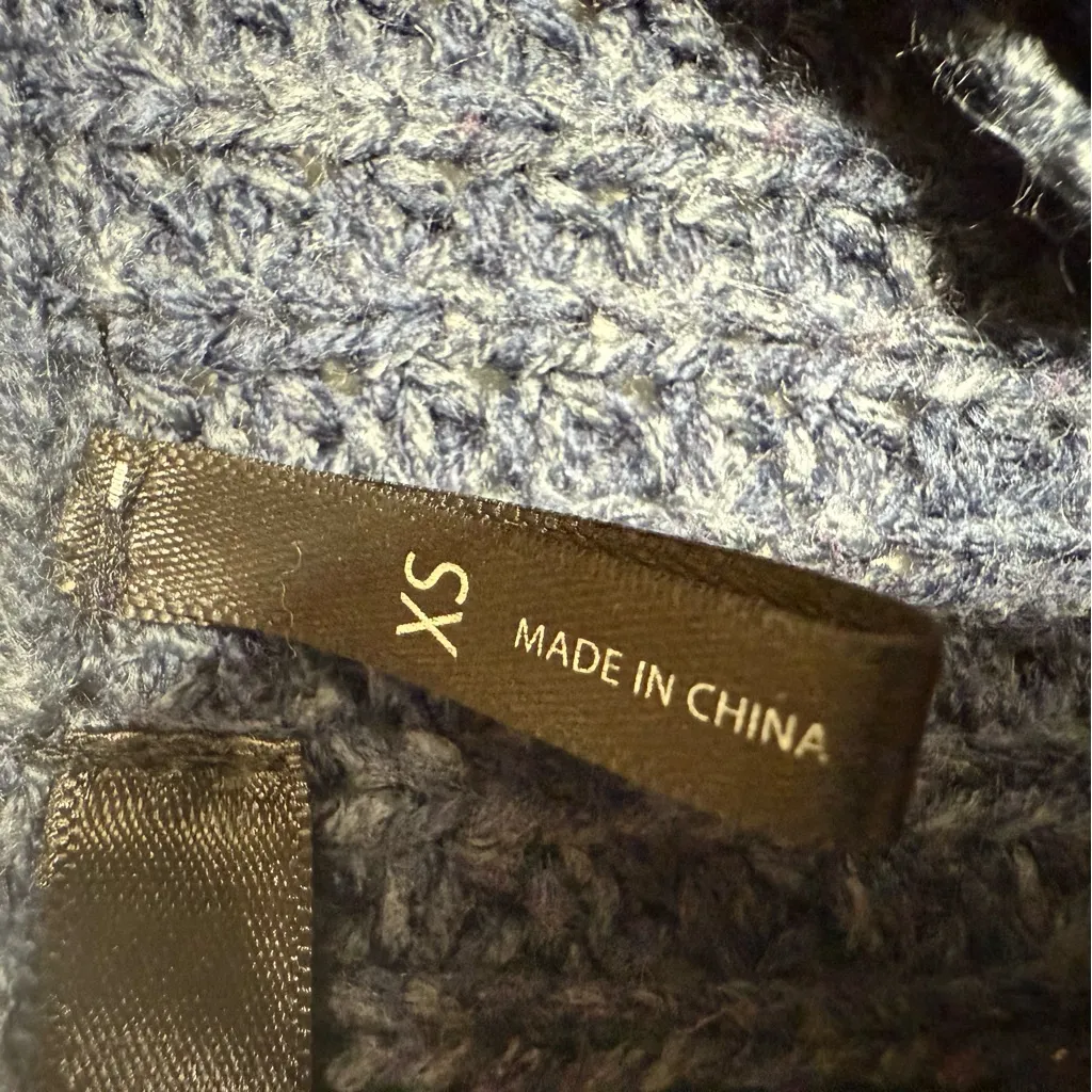 Y2K Daisy Fuentes Women's Blue Knit Sweater w/Front Pocket Size XS - Image 6