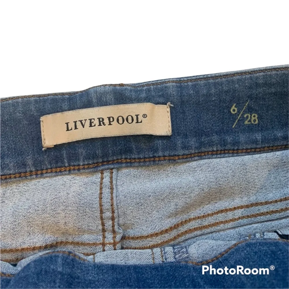 Liverpool High Waisted Skinny Cropped Ankle Jeggings - Image 10