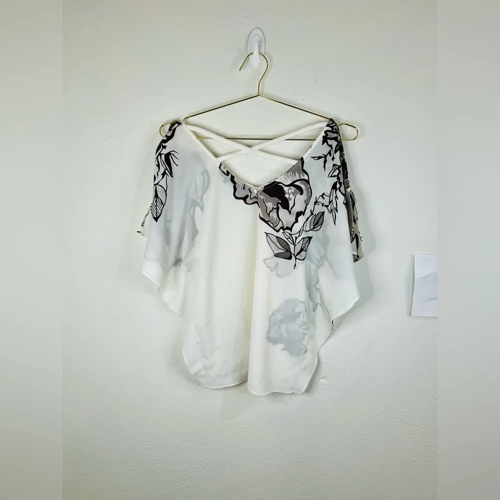 Guess Women’s Small Floral Print Off-Shoulder Blouse White Criss-Cross Back Top - Image 6