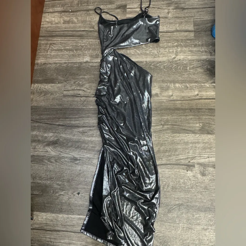 Forever 21 Metallic Silver Fabric - Image 5