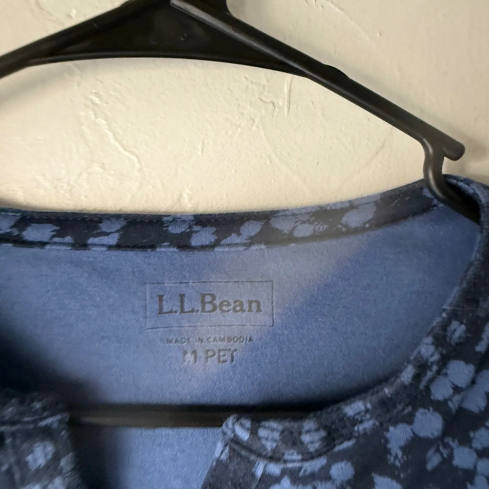 LL Bean Blue Floral Print 3/4 Sleeve V - Image 8