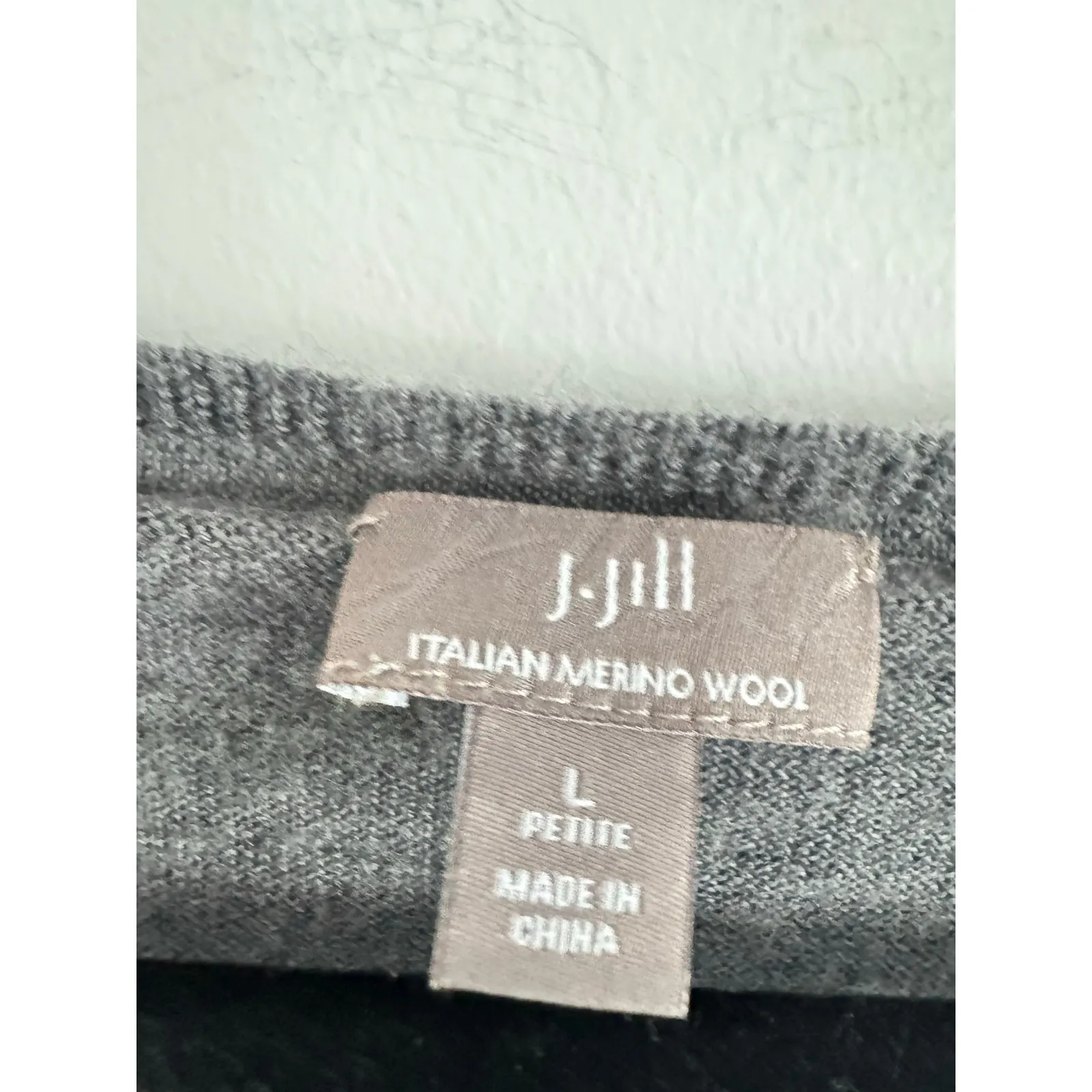 J. Jill Italian Merino Wool Gray V-Neck Sweater Women’s Petite Large L Long - Image 5