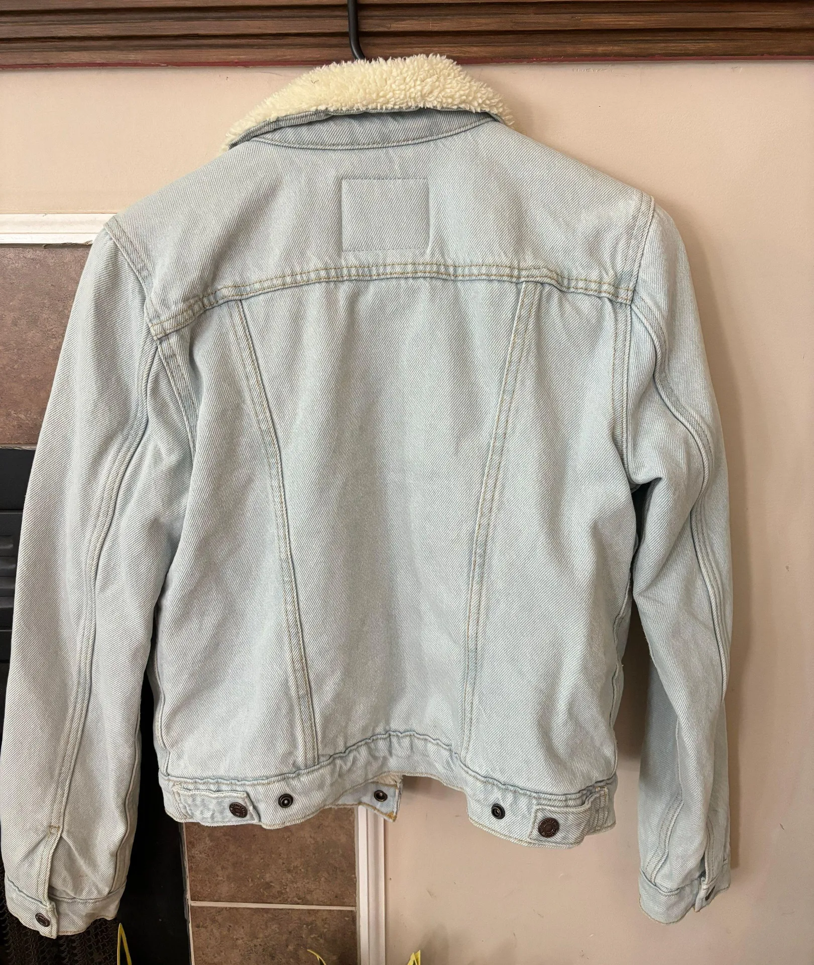 Levi’s Sherpa Denim Jacket  - Image 2