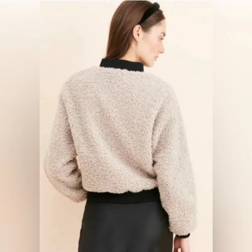 NWT Jules Kae Cropped Fuzzy Sherpa Bomber Jacket Cream Sz Small Black - Image 2