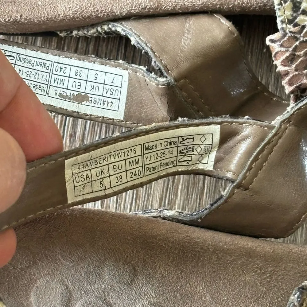 Vionic Rest Amber Natural Beige Snake Sandals in size 7 - Image 8