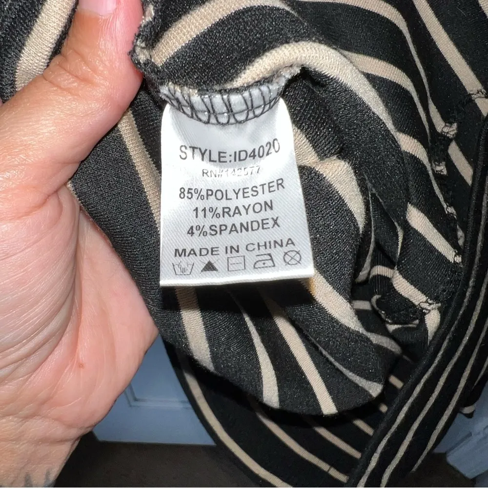 Iris bodycon striped tank dress size medium - Image 9