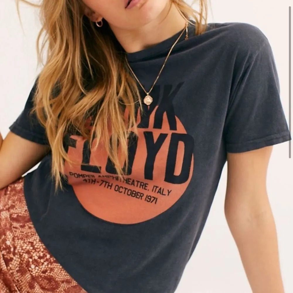 Free People Retrobrand Size S Pink Floyd‎ Band Tee Shirt Gray Distressed Cotton - Image 8