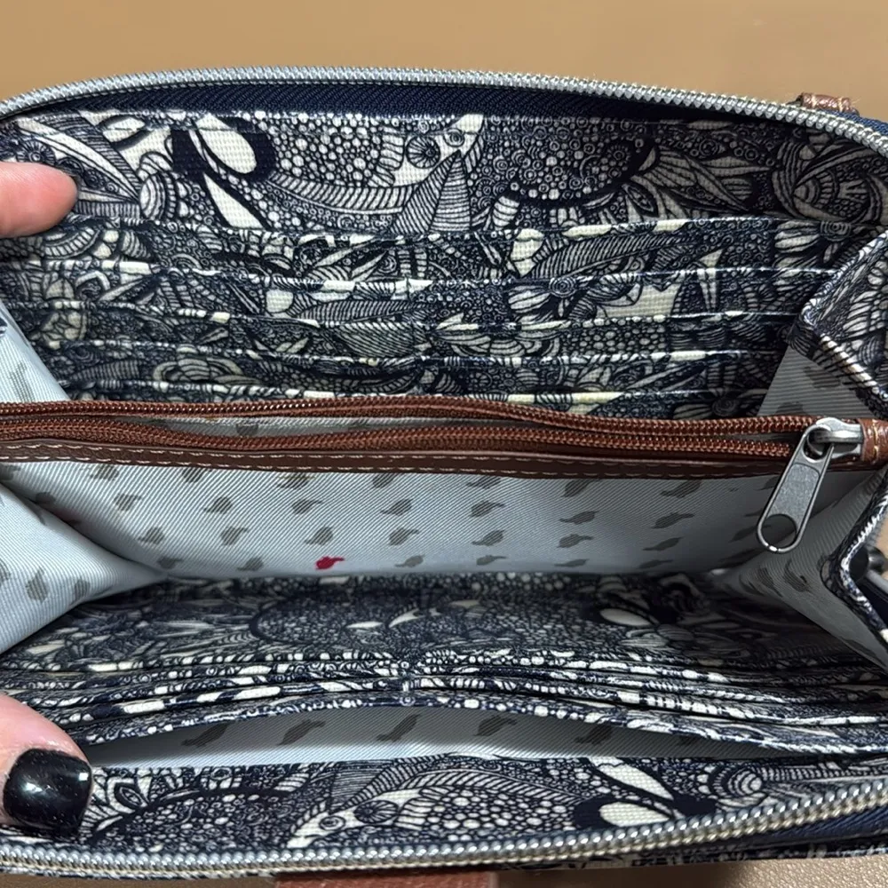 Sakroots  Artist Circle Large Zip Around Wallet multi slots Blue White see pics - Image 6