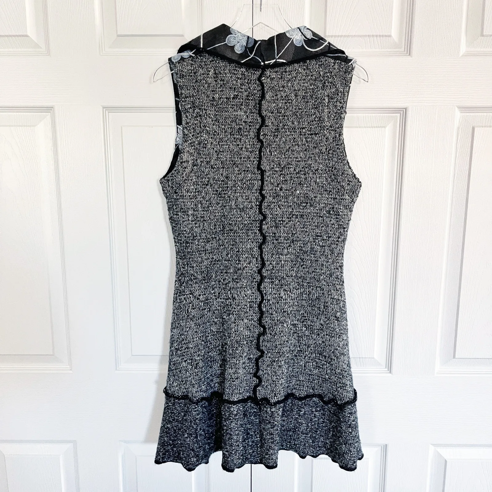 Sioni Studio Sleeveless Floral Embroidered Knitted Long Sweater Vest Cardigan Gray Size M - Image 6