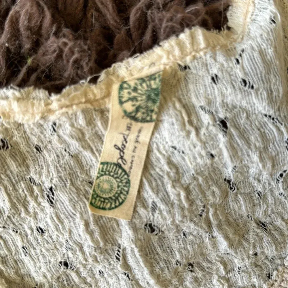 Free People - Vintage French lace slightly cropped oversized small long sleeve - Image 7