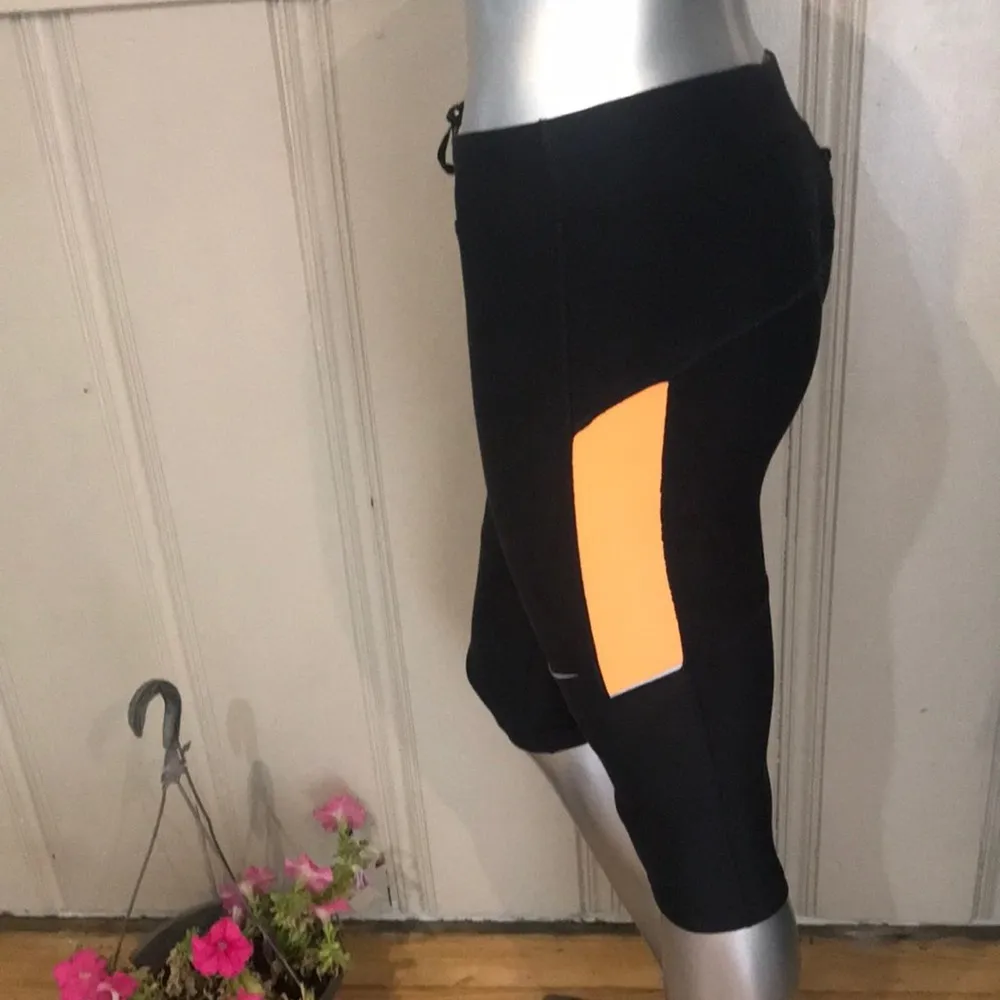 Nike Dri Fit Cropped Running Black Leggings Back Zipped Pockets Women's Size S - Image 2