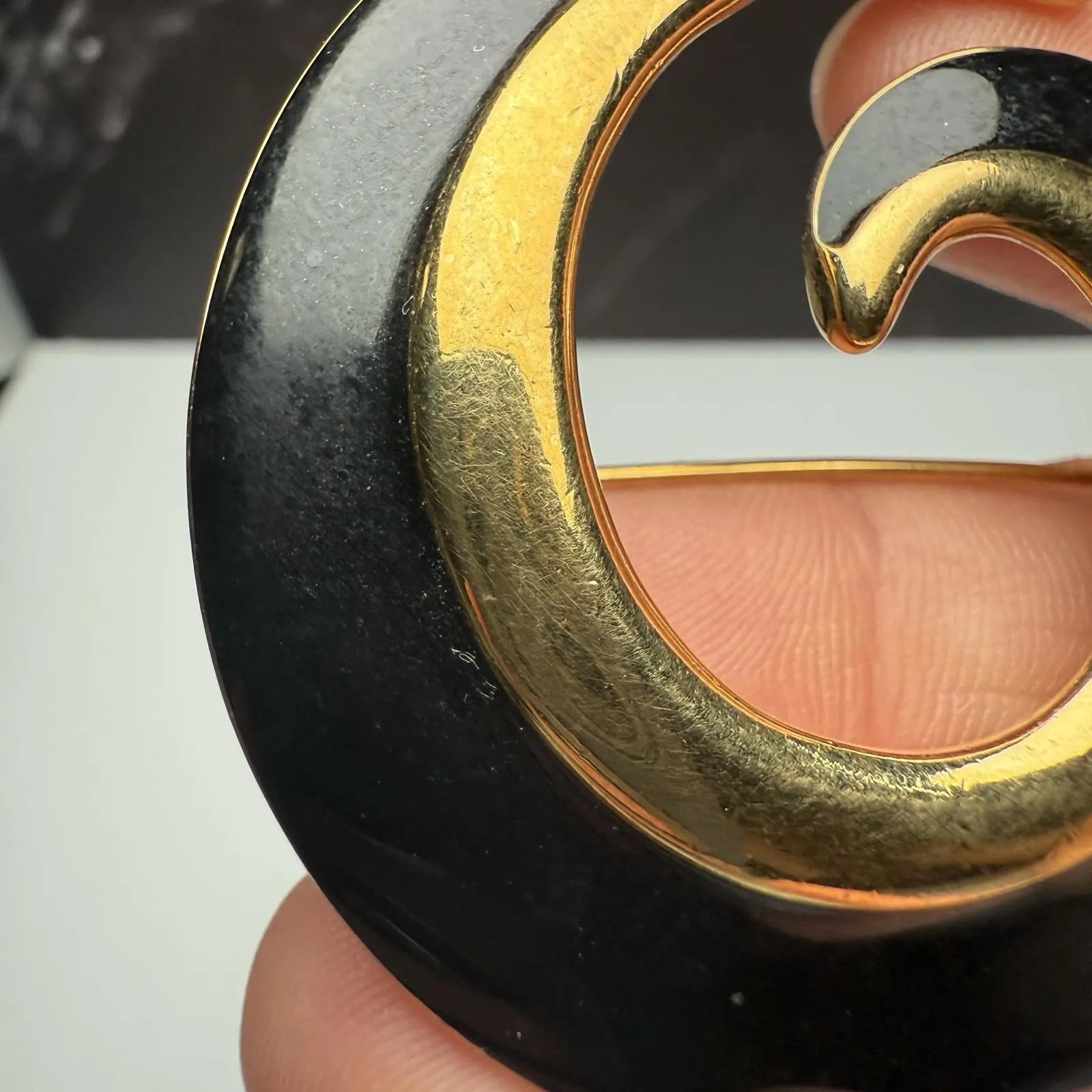 Monet Gold Tone Black Enamel Swirl Brooch Pin Signed Vintage - Image 6