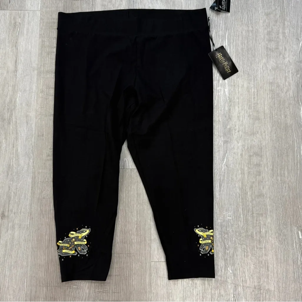 Torrid Black Harry Potter Hufflepuff Cropped Leggings - New - Size 3 (22/24) - Image 4