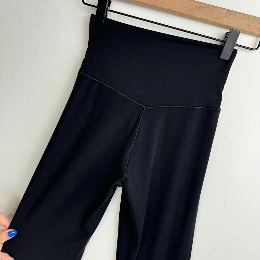 Aerie Real Me High Rise Crossover Flare Leggings Black Sz Small - Image 11