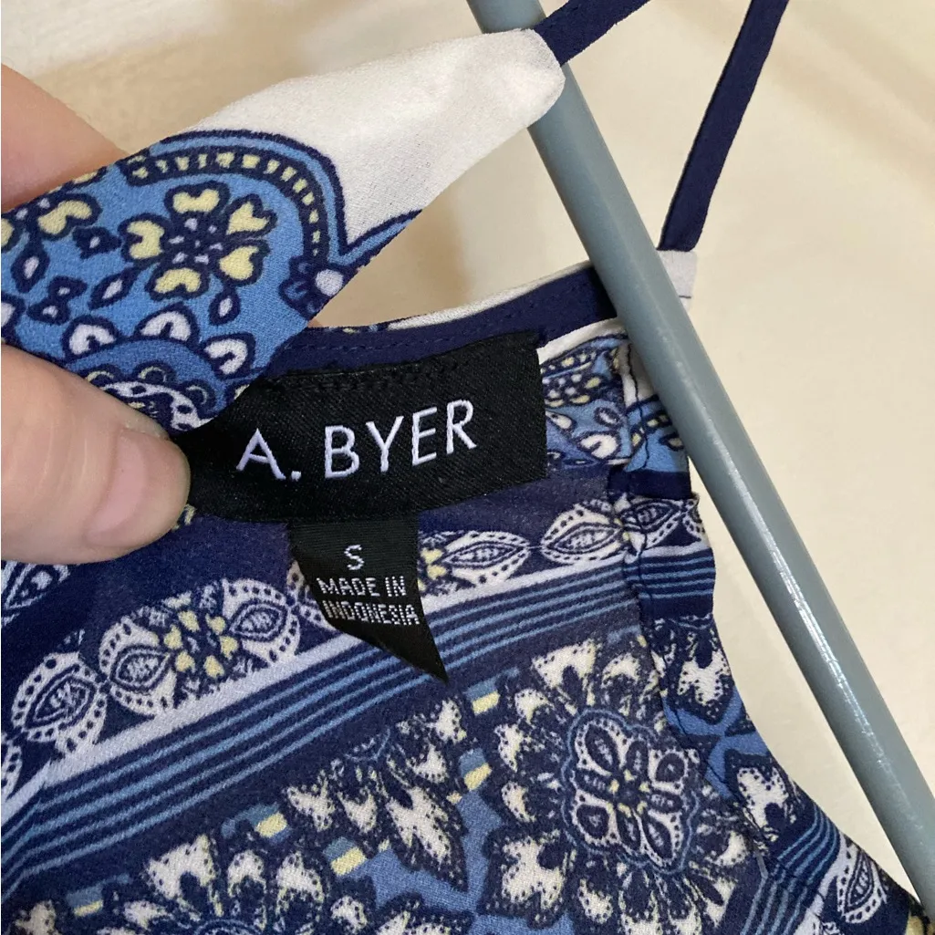 A.Byer New V-Neck Blue Paisley Print Scarf Pointed Hem Tank Top - Image 2