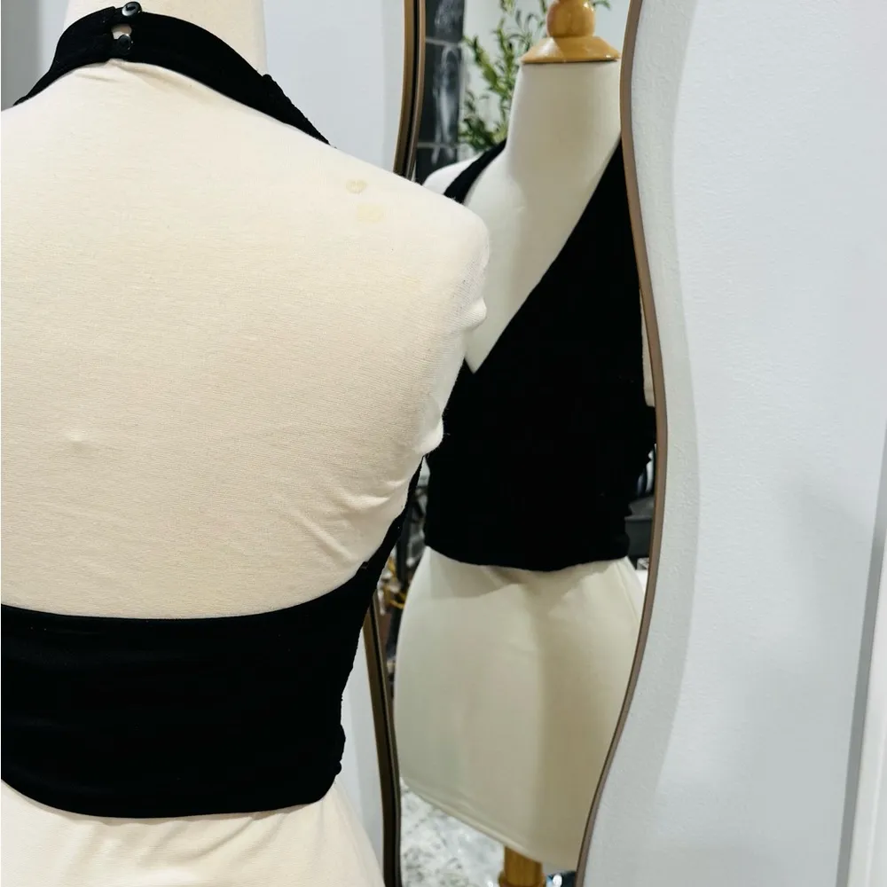 TOPSHOP Black Lace Halter Crop Top - Image 6