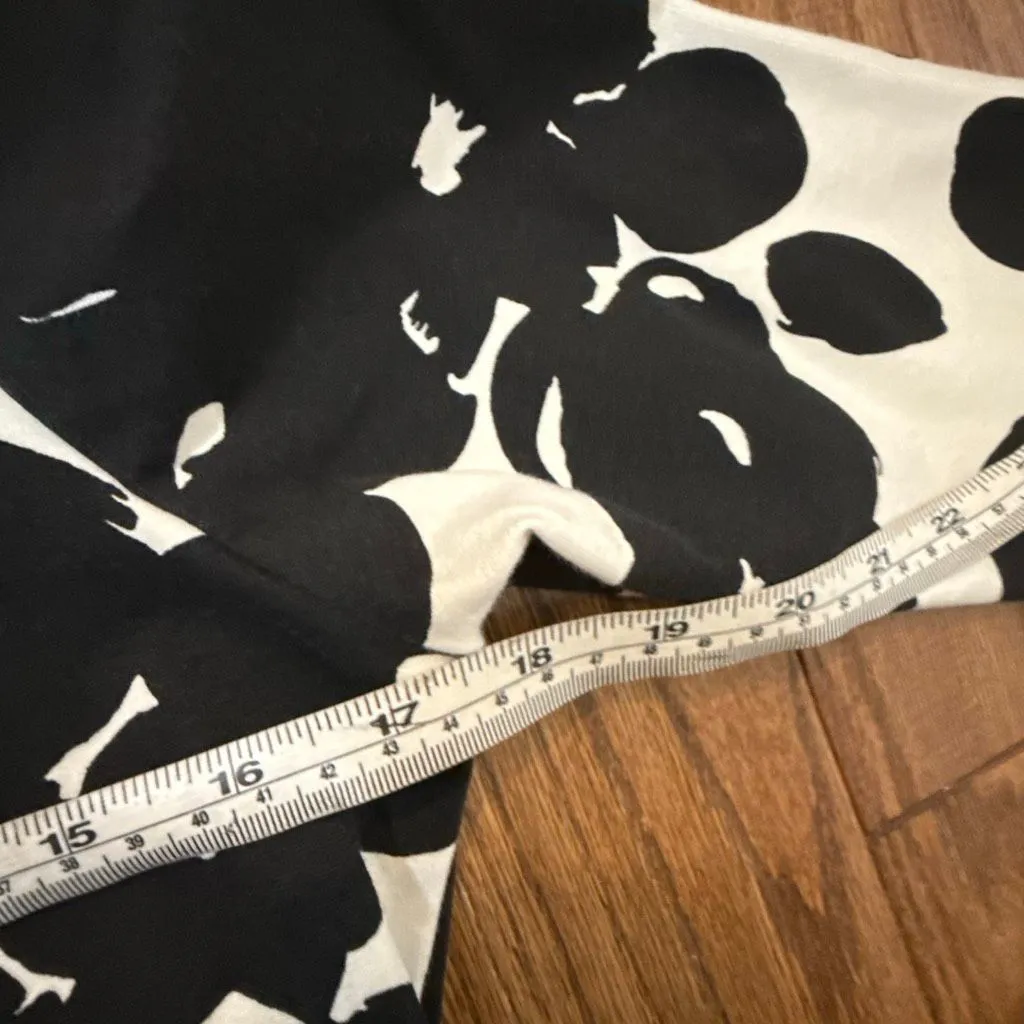 Mahi Gold black and white floral shift dress size small - Image 6