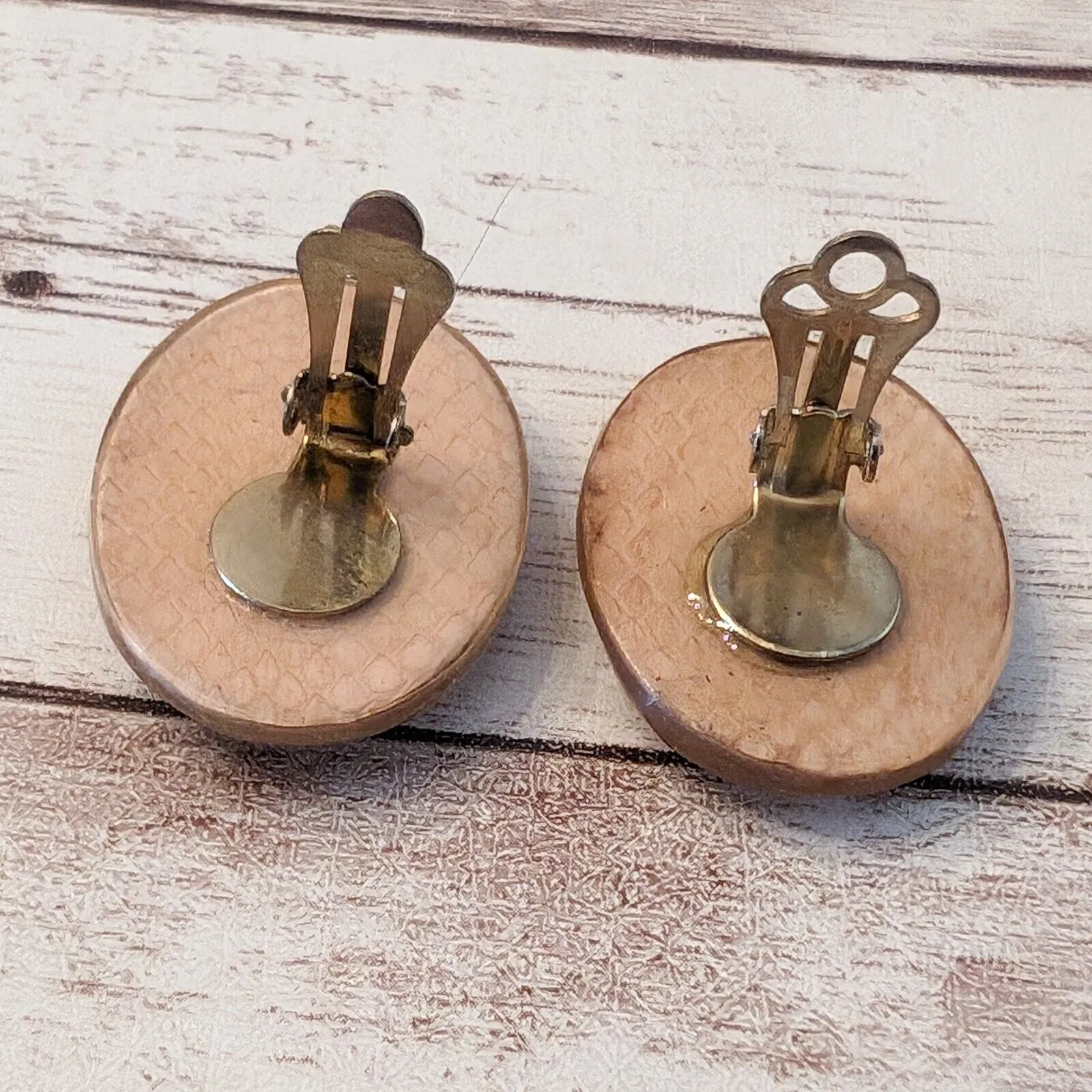 Vintage Clip On Earrings Large Patterned Tan Oval - Image 8