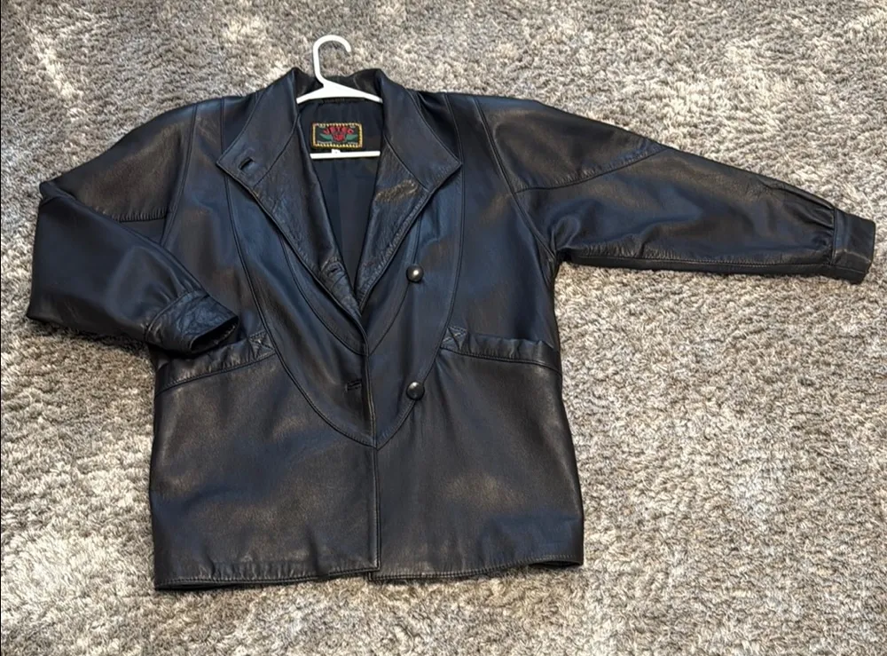 Black Leather Jacket Size 2 Women – Elegant Blazer Style with Lapels and Pockets - Image 1