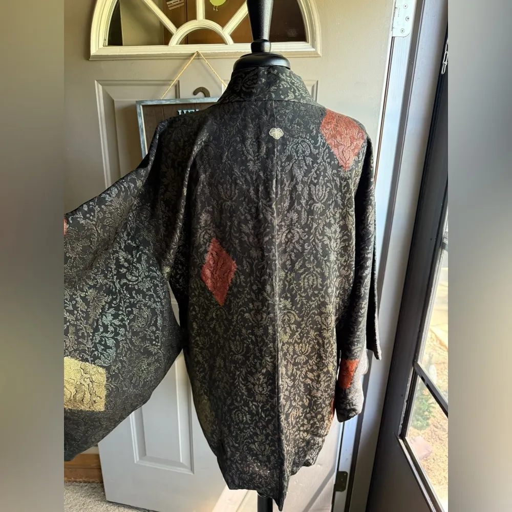 Vintage handmade short black brocade Asian inspired kimono, one size Red Size undefined - Image 7