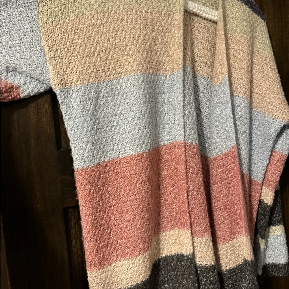 Hem & Thread Cardigan - Image 2