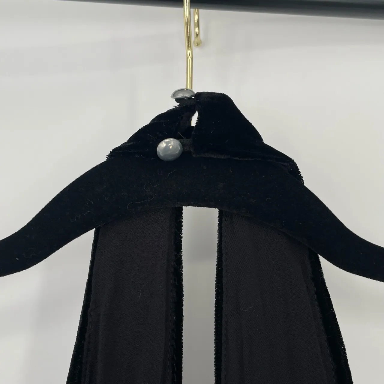 Free People Women's Black Asymmetrical Hem Open Back Velvet Halter Top Size‎ XS - Image 9