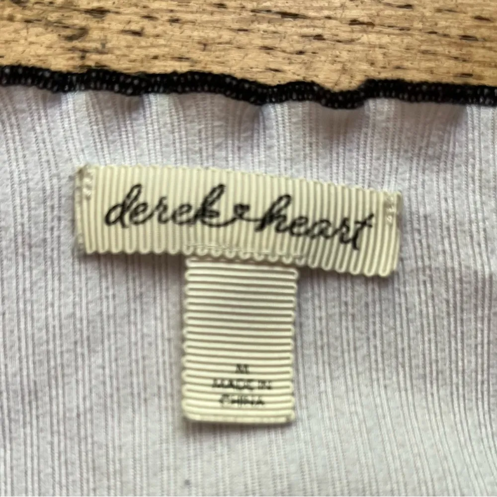 Derek Heart Gray and White Tank Top - Image 3