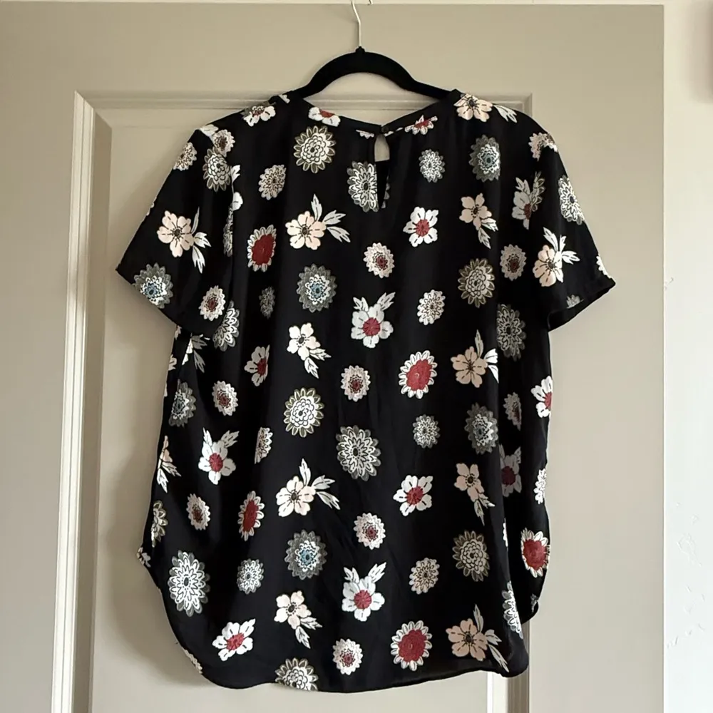 LOFT Black and White Boxy Blouse with Mandarin Collar - Image 3