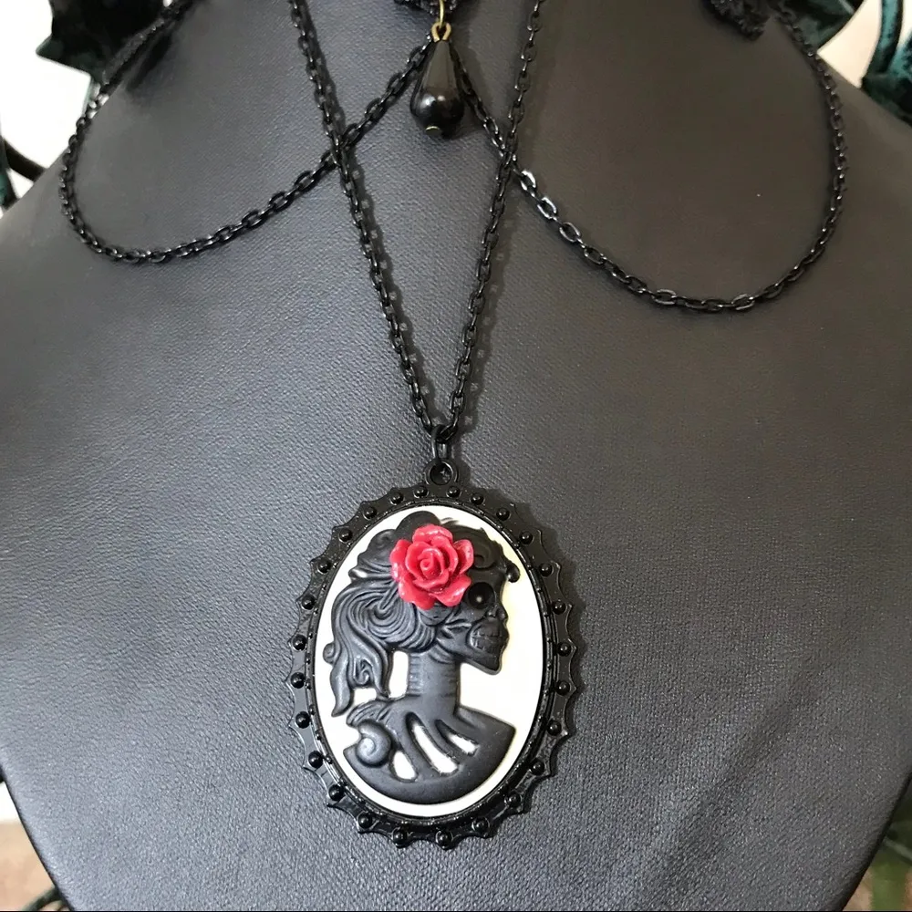 Skull Cameo Victorian Lace Chocker New - Image 6