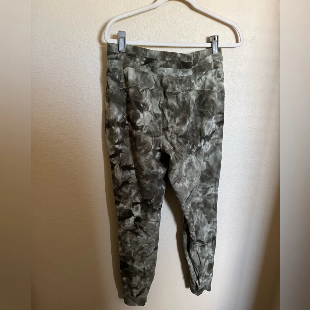 Lululemon Ready to Rulu High-Rise Jogger
Diamond Dye Light Sage Medium Olive‎ 10 - Image 10