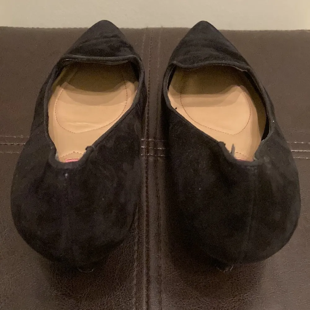 Isaac Mizrahi Black Suede Heels - Image 6