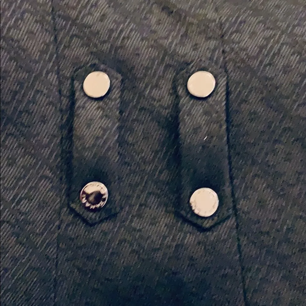 Tahari Arthur S. Levine Cropped Belted Jacket. - Image 10