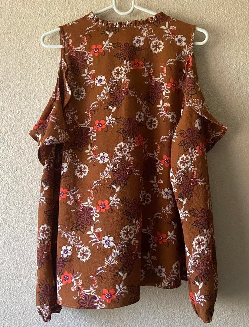 Women’s Size XL Floral Print Cold Shoulder Top - Image 2