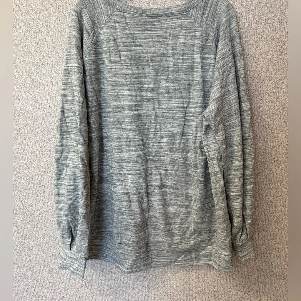 Athleta Women's Size Medium‎ Gray Long Sleeve Pullover athletic shirt - Image 3
