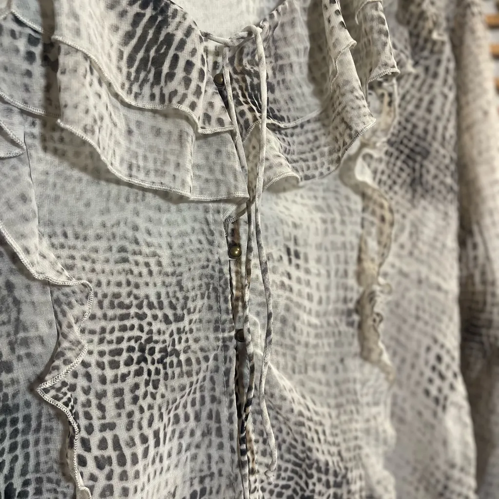 Zara Womens Gray Snake Print V Neck Ruffle Blouse 3/4 Sleeves Sheer Boho Fairy 🐍 - Image 8